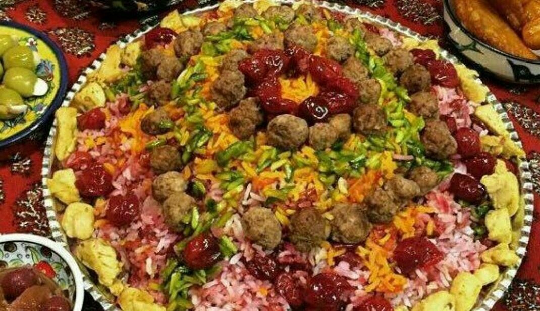 Albaloo Polo (Iranian Food)